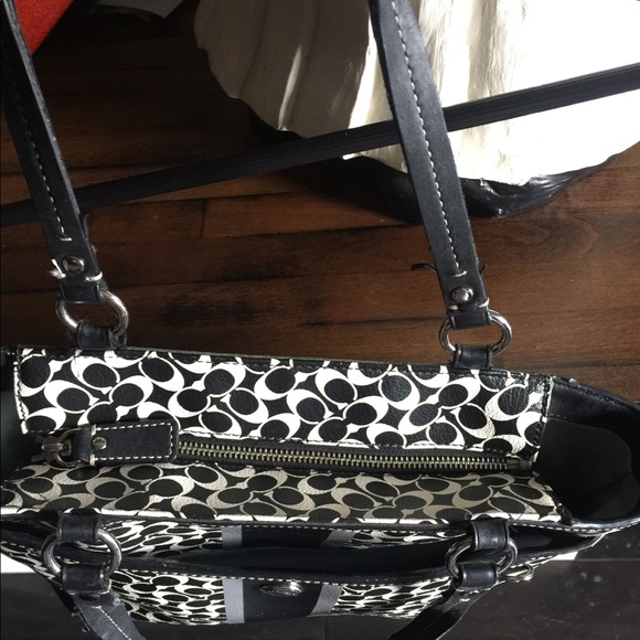 Coach Handbag - Picture 6 of 6